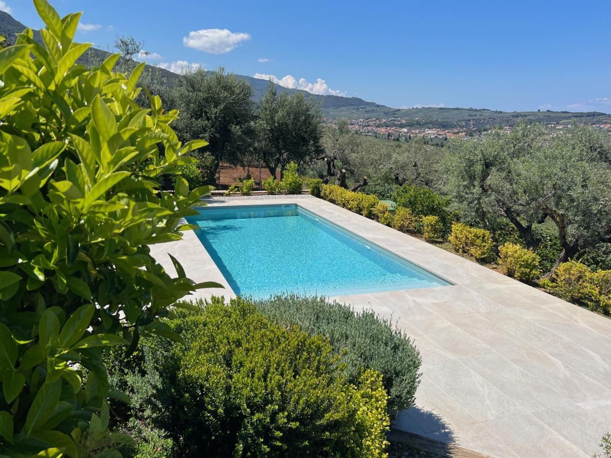 Ampelos Hillside Villa أكراتا المظهر الخارجي الصورة